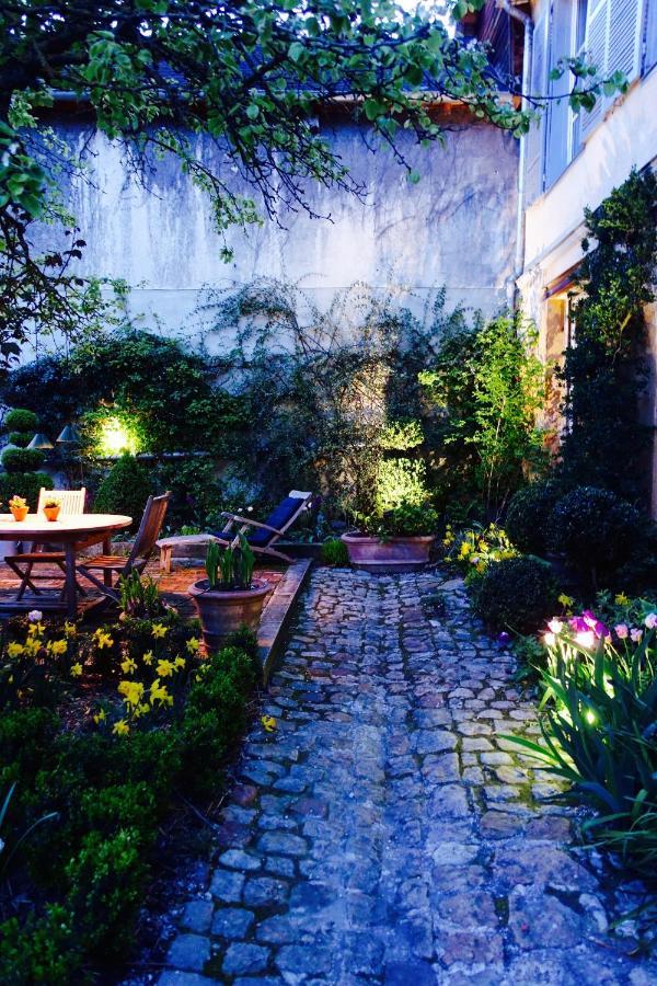 Le Jardin De La Cathedrale Bed & Breakfast Troyes Dış mekan fotoğraf